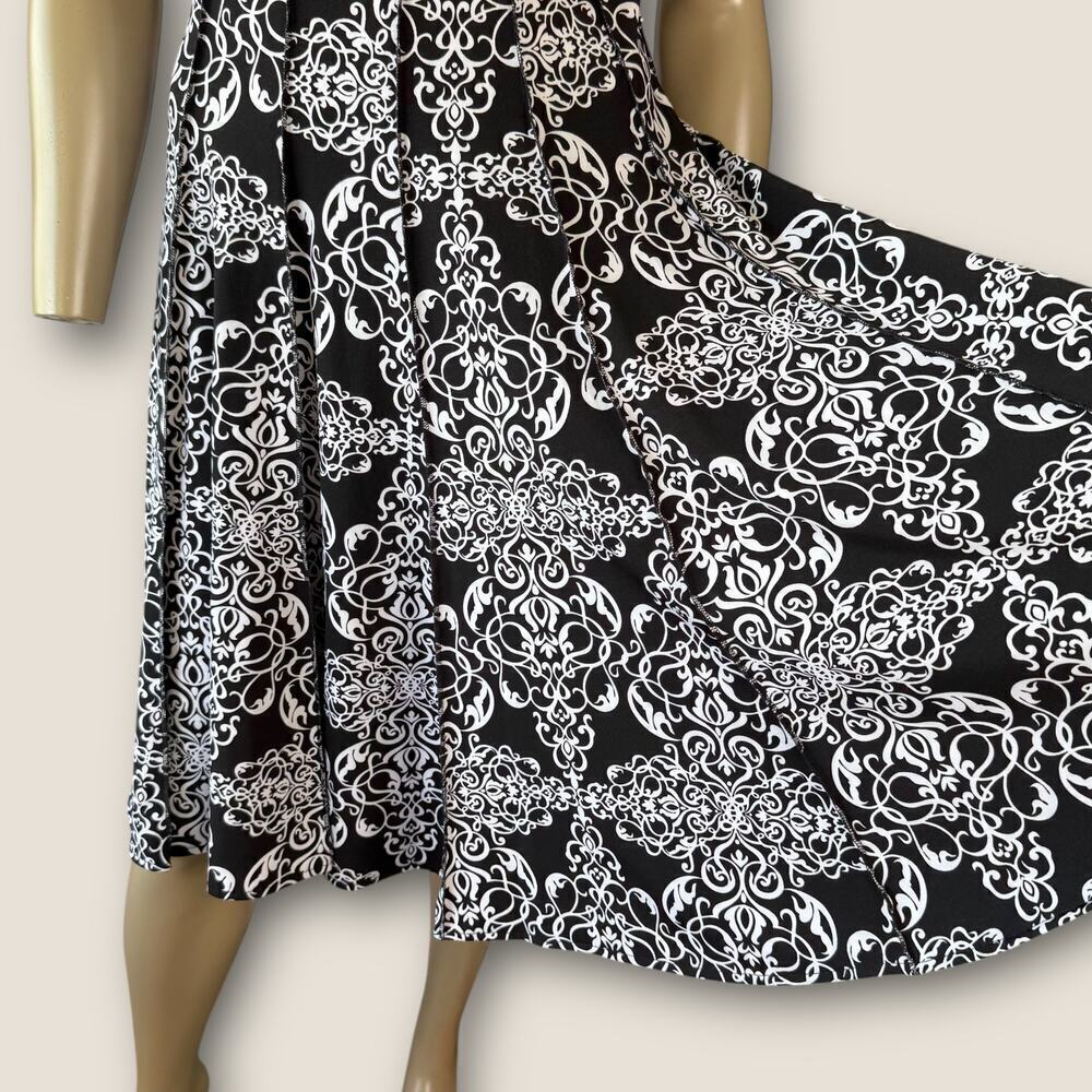 HAANI Floral Sleeveless Fit Flare Dress Jersey Stretchy Petite L Black & White - Picture 5 of 13